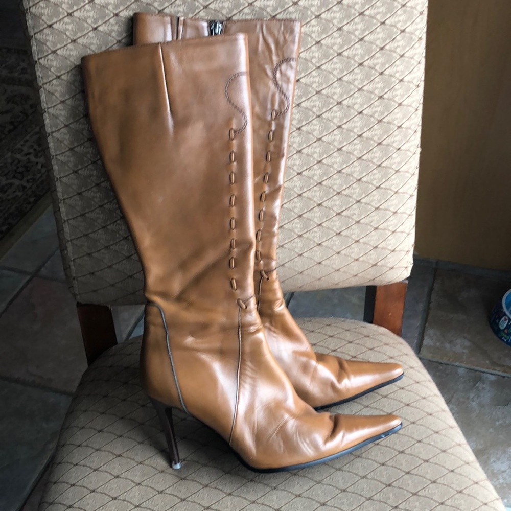 Women’s leather knee high boots with zipper